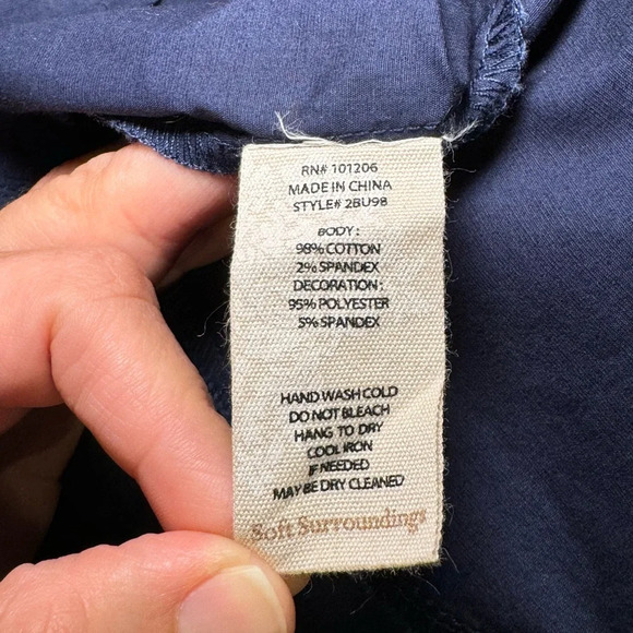 🌻 Soft Surroundings Ella Floral Appliqué Tunic Top Navy size Small - Picture 9 of 11